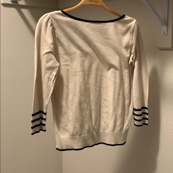 Black and white sweater - Picture 2 of 2